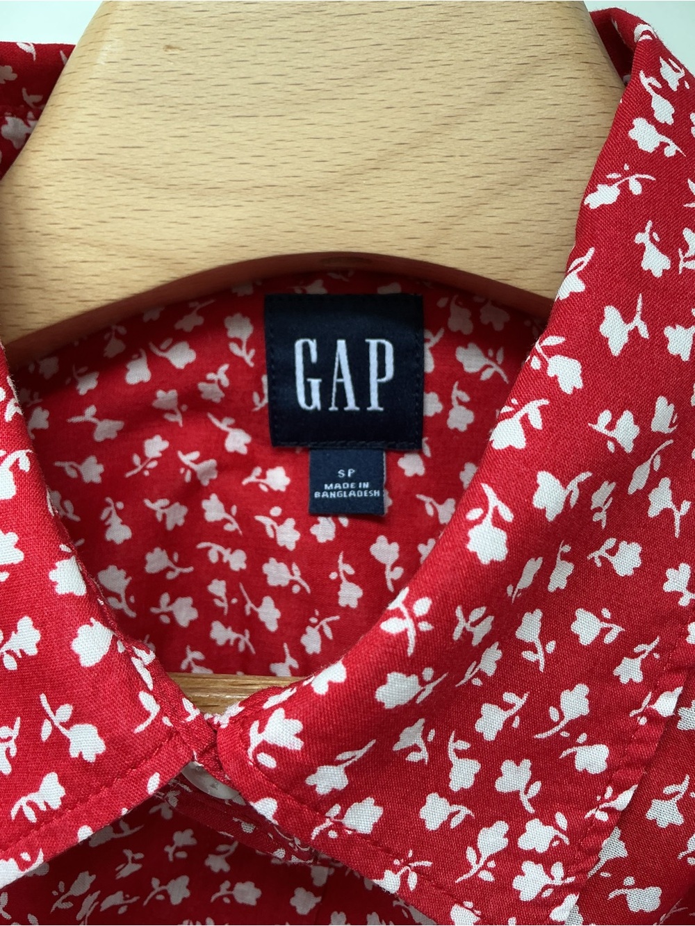 Gap Relaxed Button-Front Shirt, red floral print - Picture 8 of 9